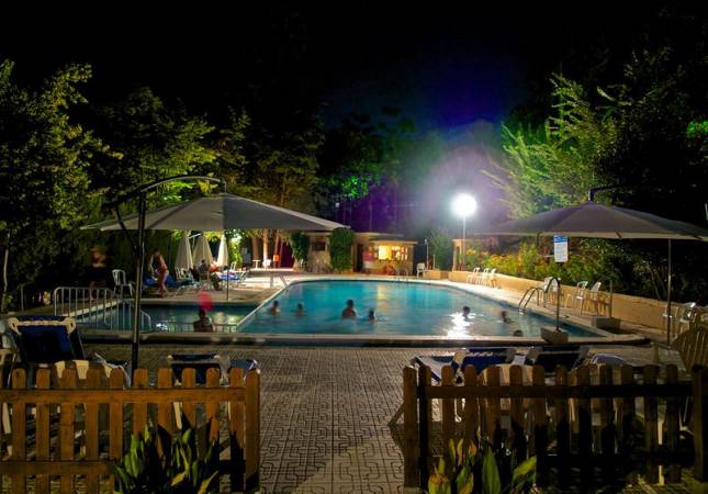 El mejor precio para Balneario Alhama de Granada - Hotel Balneario. La mayor comodidad con nuestro Spa y Masaje en Granada